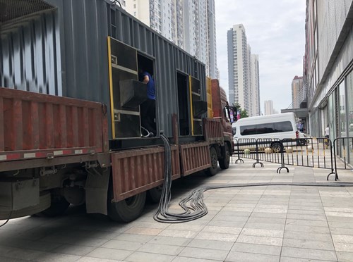德令哈低温环境下，柴油发电机组电池充满电的具体时间受哪些因素影响？